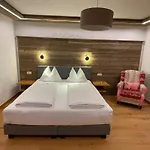 Bed & Breakfast Und Edelweiss Heiligenblut