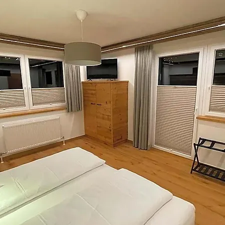Und Edelweiss B&B 3*