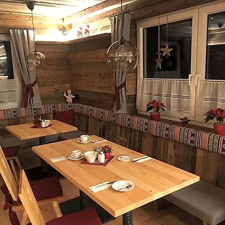 Und Edelweiss B&B 3*