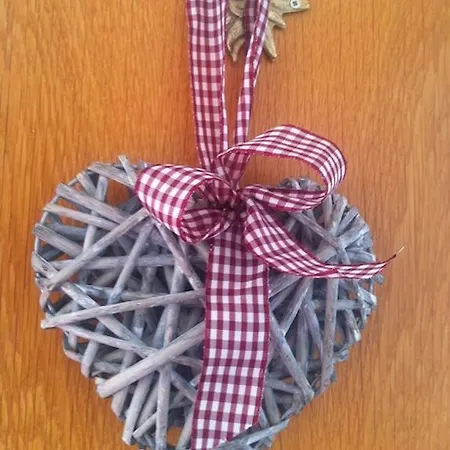 Und Edelweiss Bed and Breakfast 3*