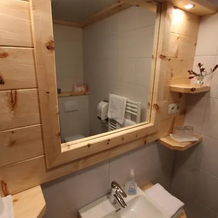 Und Edelweiss Bed & Breakfast 3*