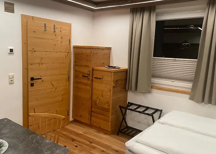 Bed & Breakfast Pension Und Apartment Edelweiss 3*