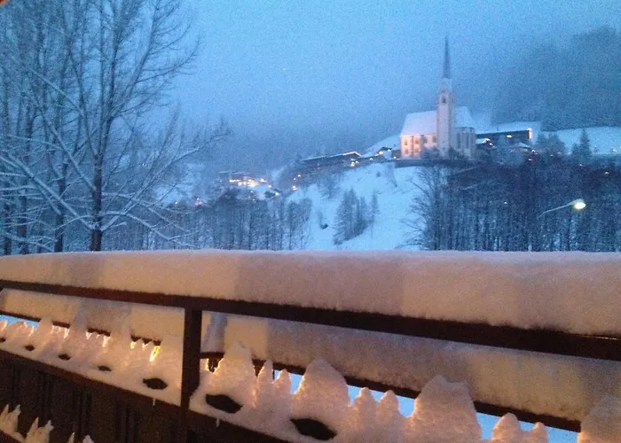 Pension Und Apartment Edelweiss Bed & Breakfast