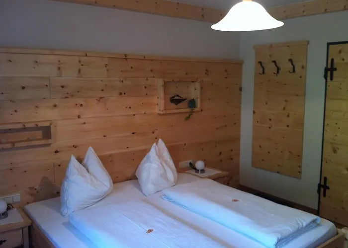 Pension Und Apartment Edelweiss Bed & Breakfast 3*