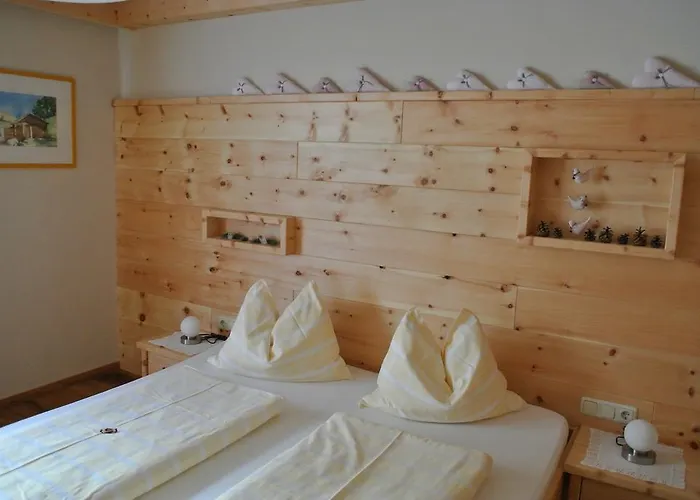 Bed & Breakfast Pension Und Apartment Edelweiss 3*