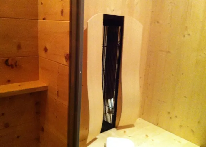 Pension Und Apartment Edelweiss 3*