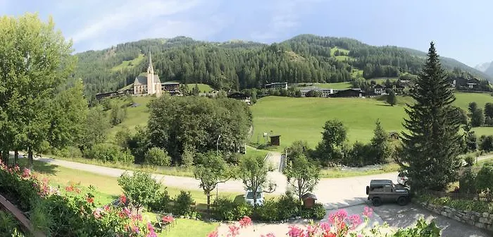 Bed & Breakfast Pension Und Apartment Edelweiss 3*