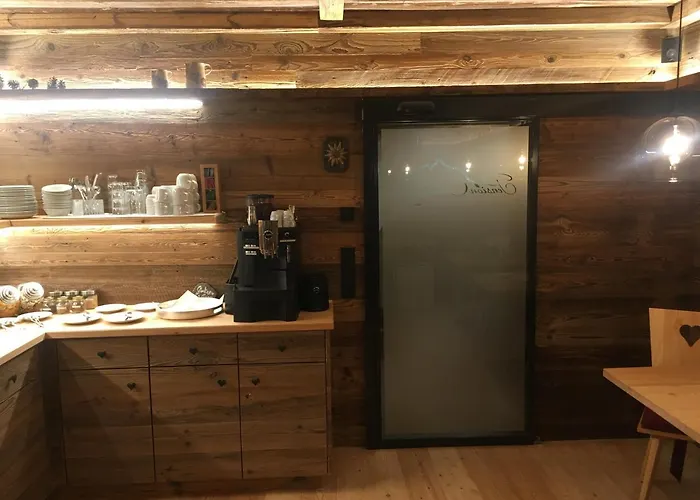 Pension Und Apartment Edelweiss Bed & Breakfast 3*