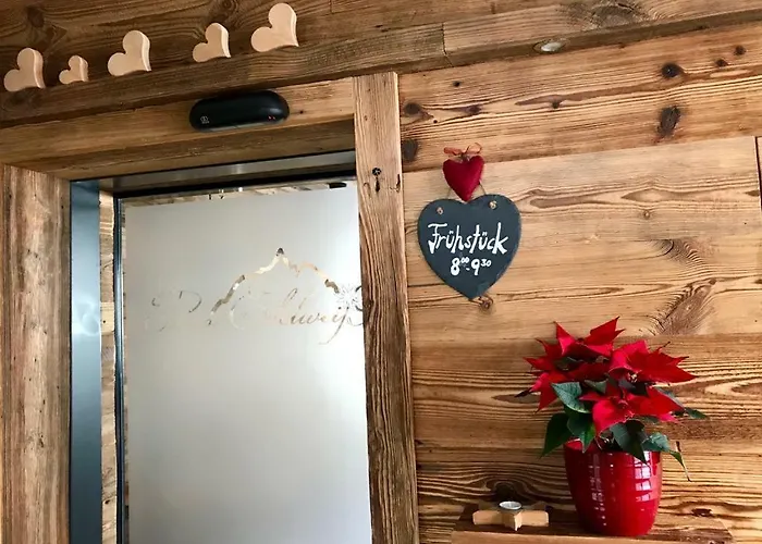 Pension Und Apartment Edelweiss Bed & Breakfast